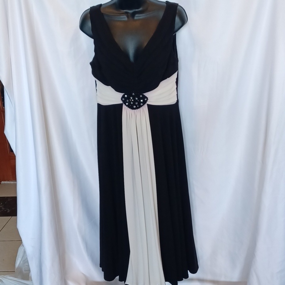 Jessica Howard Midi Dress - Size 8, Black & white with lilac accents